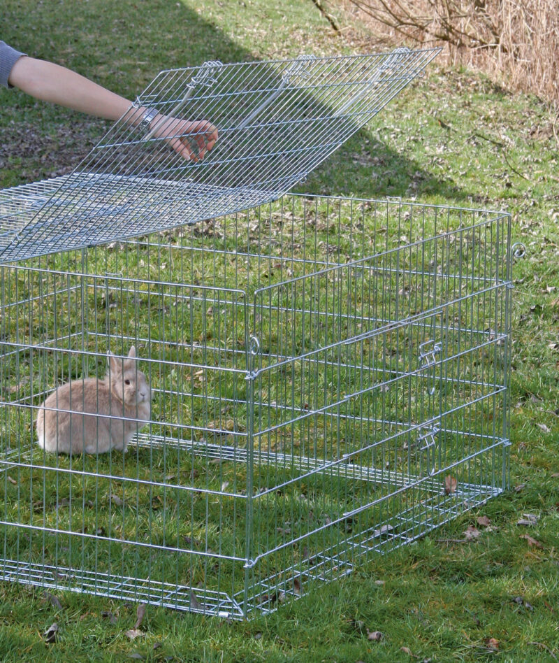 Open-air enclosure with breakout barrier