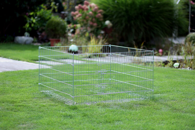 Open-air enclosure with breakout barrier