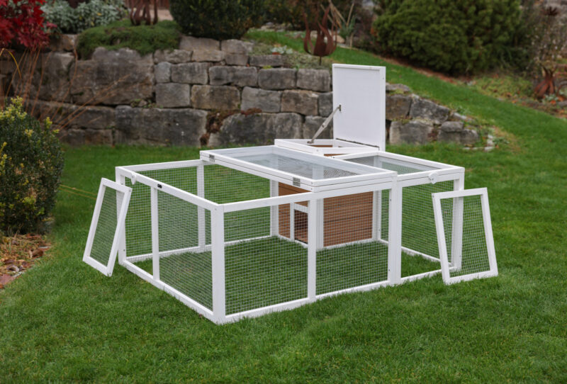 Outdoor pen with integrated shelter house