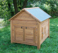 Small animal pen for rabbits or chickens