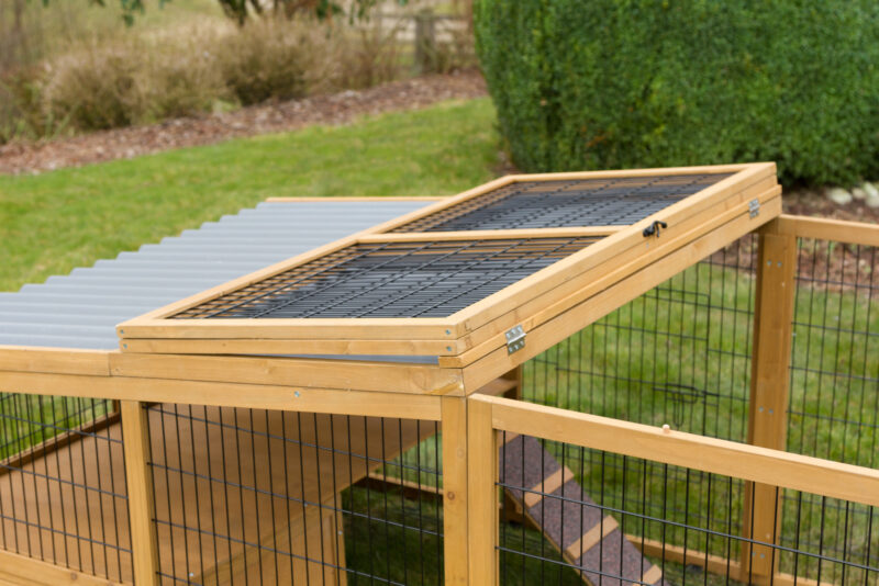 Outdoor Pen with Breakout Barrier