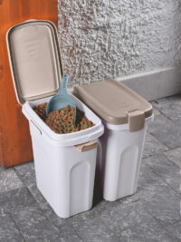Feed container
