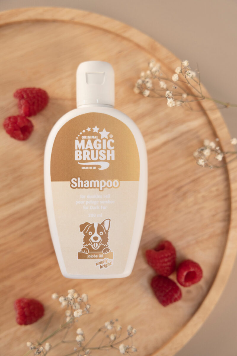 MagicBrush Hundeshampoo für dunkles Fell