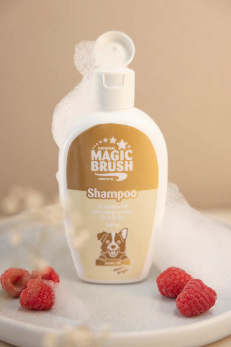 MagicBrush Hundeshampoo für dunkles Fell